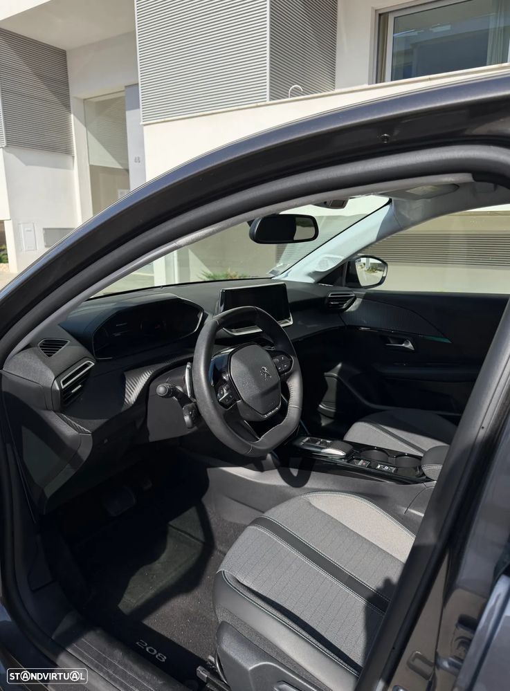 Peugeot 208 1.2 PureTech Allure EAT8 - 9