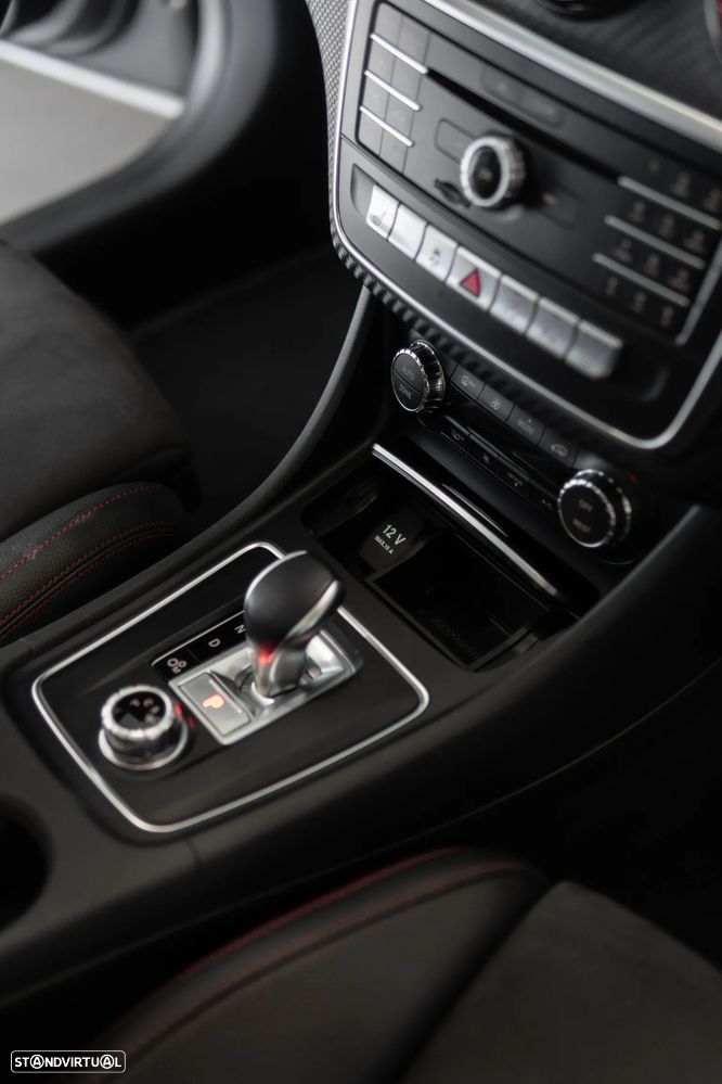 Mercedes-Benz A 45 AMG 4Matic Speedshift 7G-DCT - 43