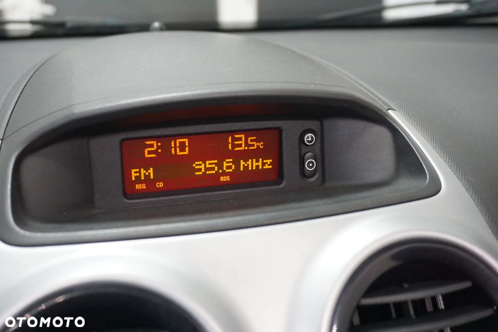 Opel Corsa 1.2 16V Cosmo - 36