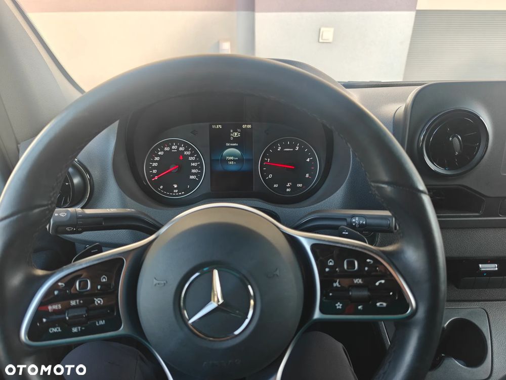 Mercedes-Benz Sprinter - 18