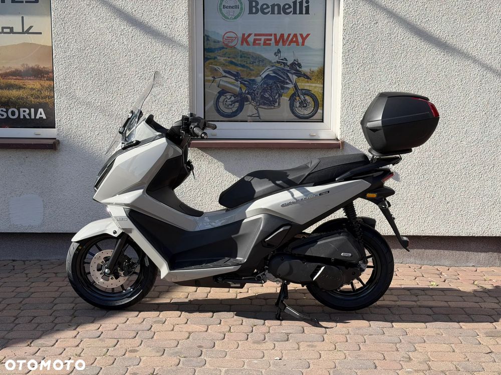 Kymco Skytown - 4