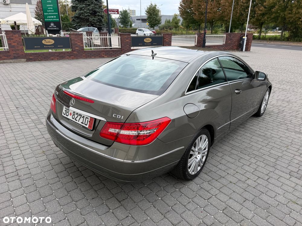 Mercedes-Benz Klasa E 250 CDI DPF BlueEFFICIENCY 7G-TRONIC Avantgarde - 9
