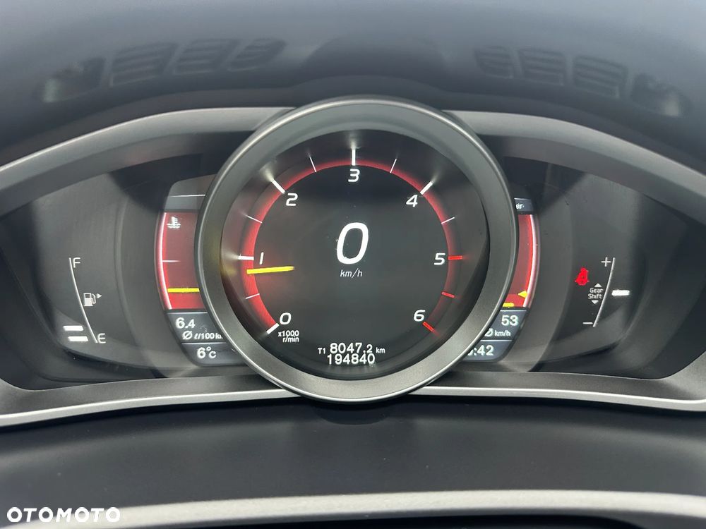 Volvo V40 Cross Country D2 Drive-E Ocean Race - 20