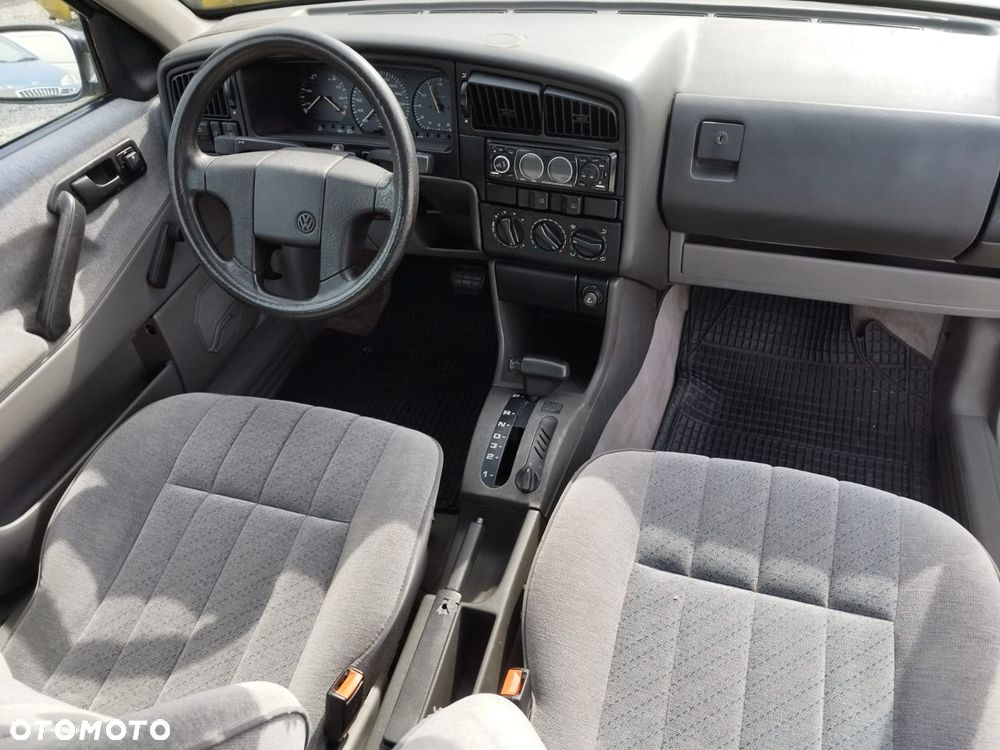 Volkswagen Passat 2.0 GL - 15