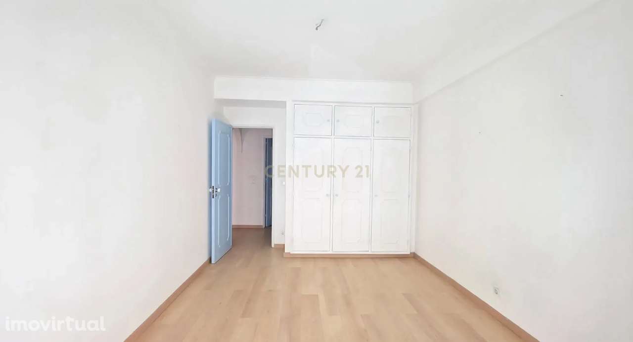 Apartamento T3 em Póvoa de Santo Adrião com Vista Desafogada - Grande imagem: 2/32