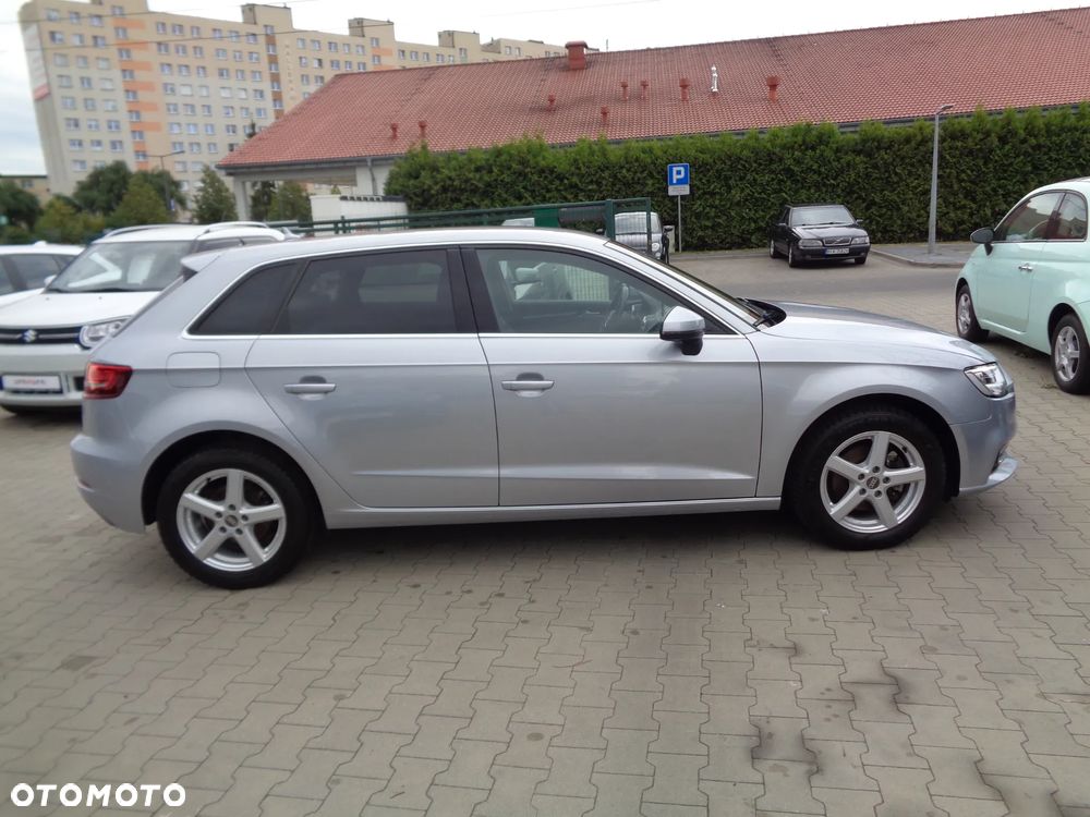 Audi A3 Sportback - 8