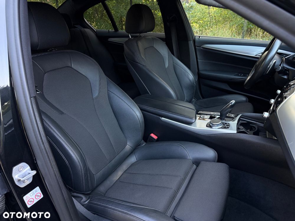 BMW Seria 5 530e iPerformance M Sport sport - 13