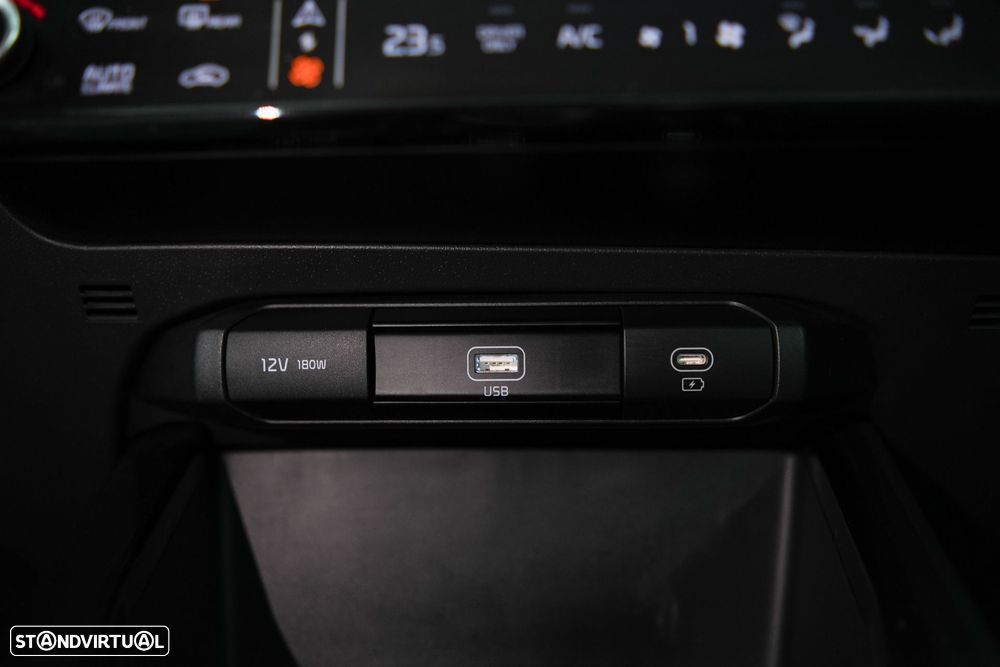 Kia Niro EV 64kWh Tech X - 30