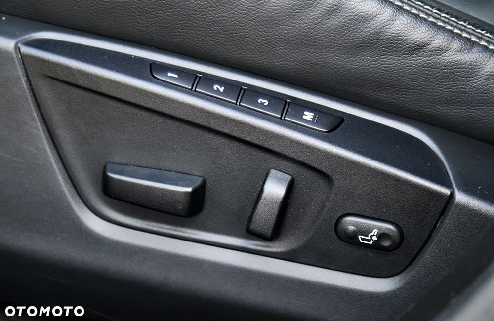 Suzuki Kizashi - 16