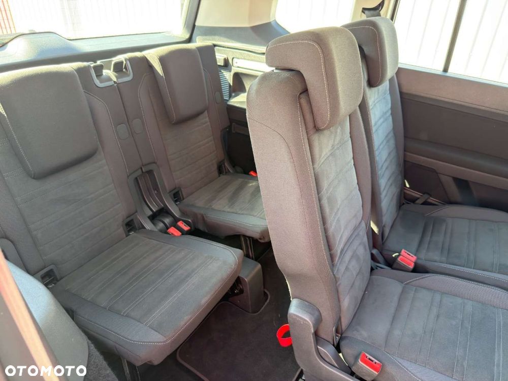 Volkswagen Touran - 24