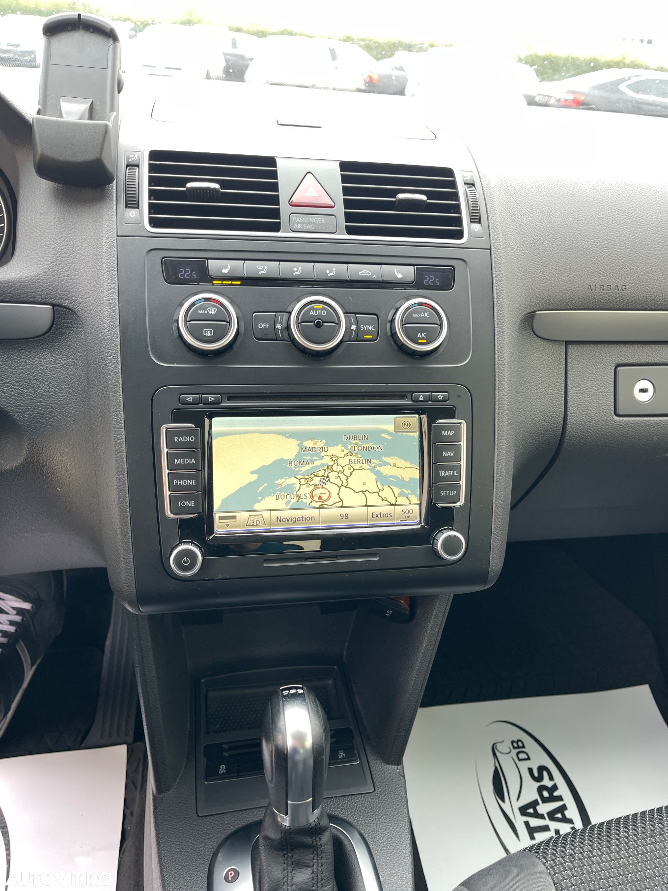 Volkswagen Touran 2.0 TDI DSG Comfortline - 36