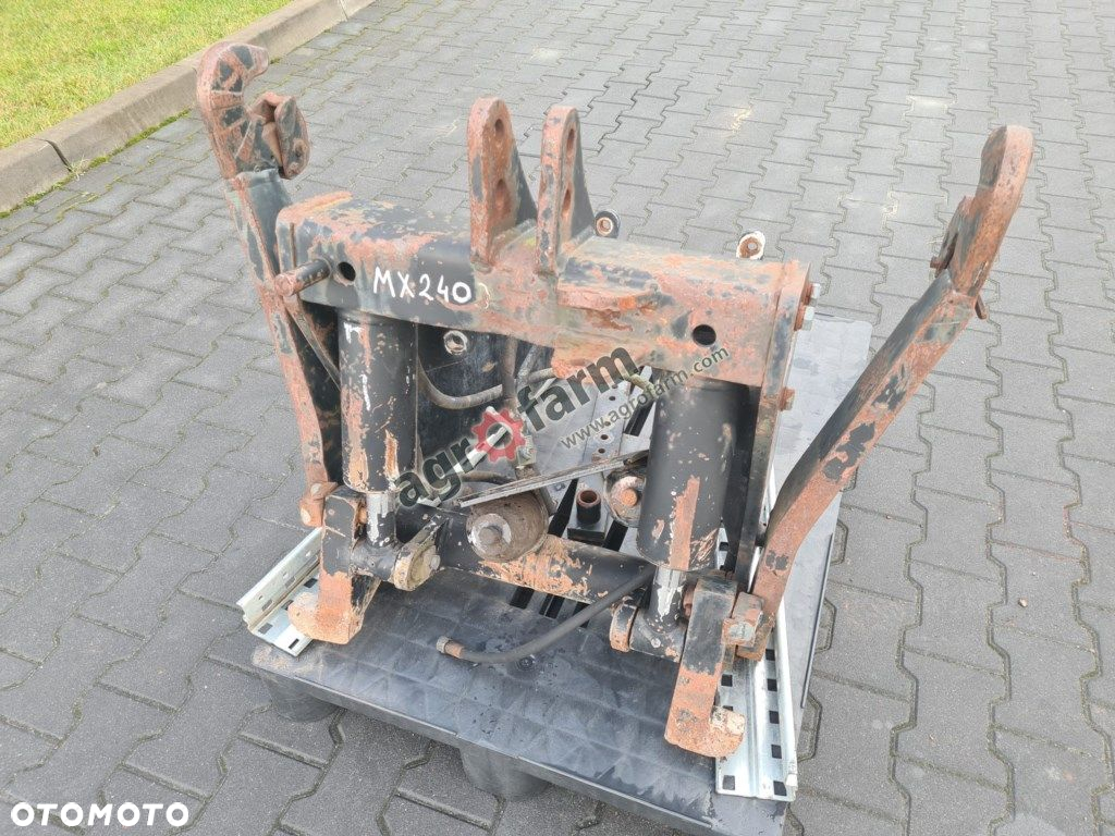 TUZ, przedni podnośnik, Case MX 240 - 3