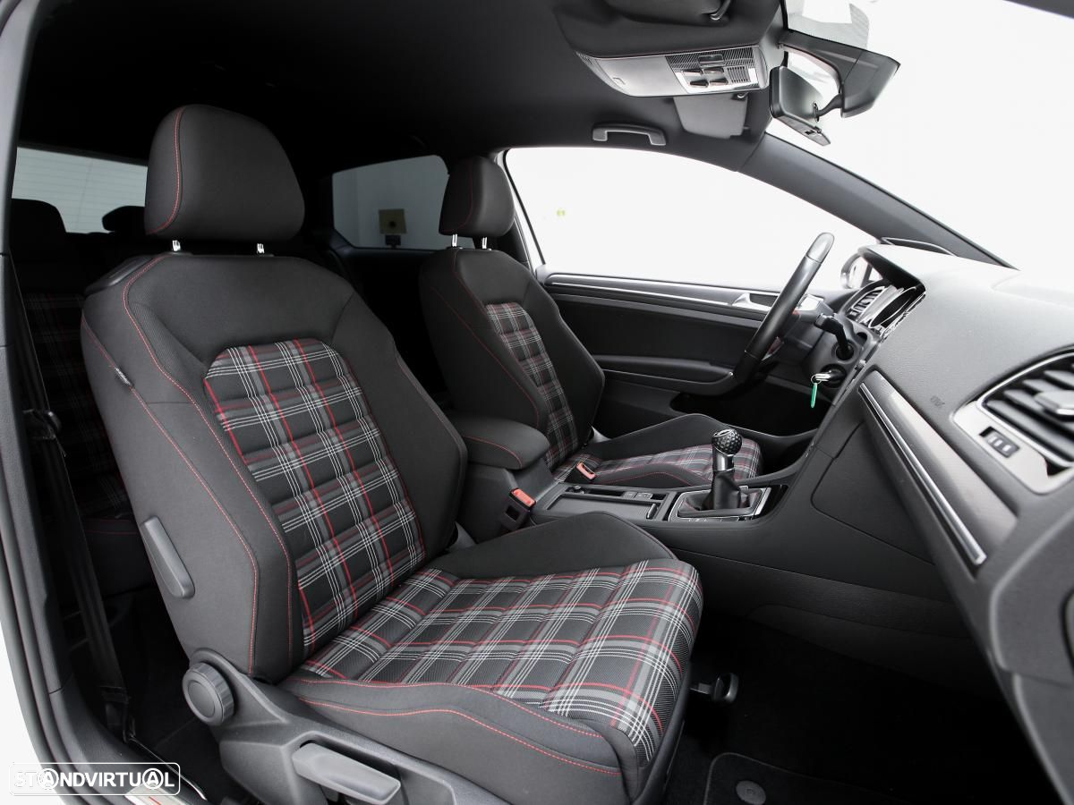 VW Golf 2.0 TSi GTi Performance - 12