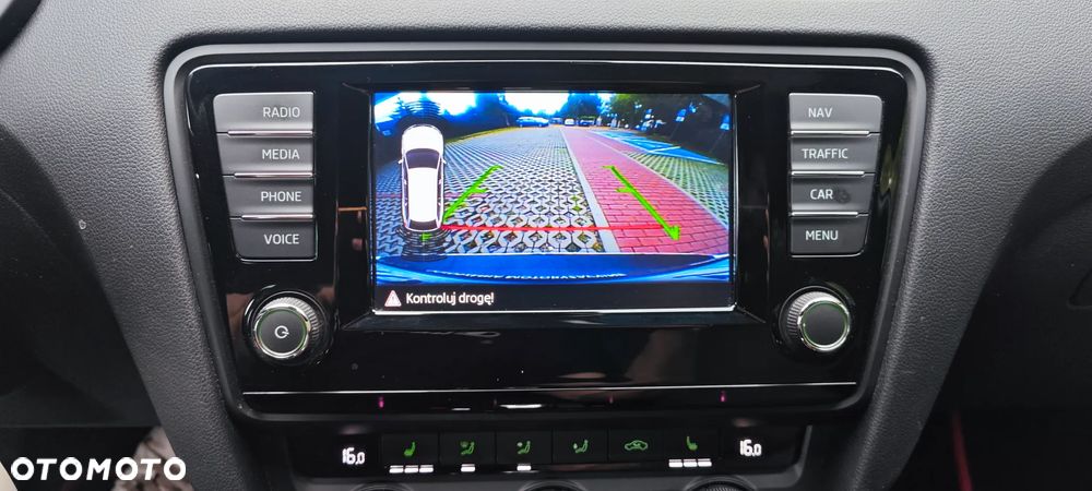 Skoda Octavia 2.0 TDI RS Challenge DSG - 25