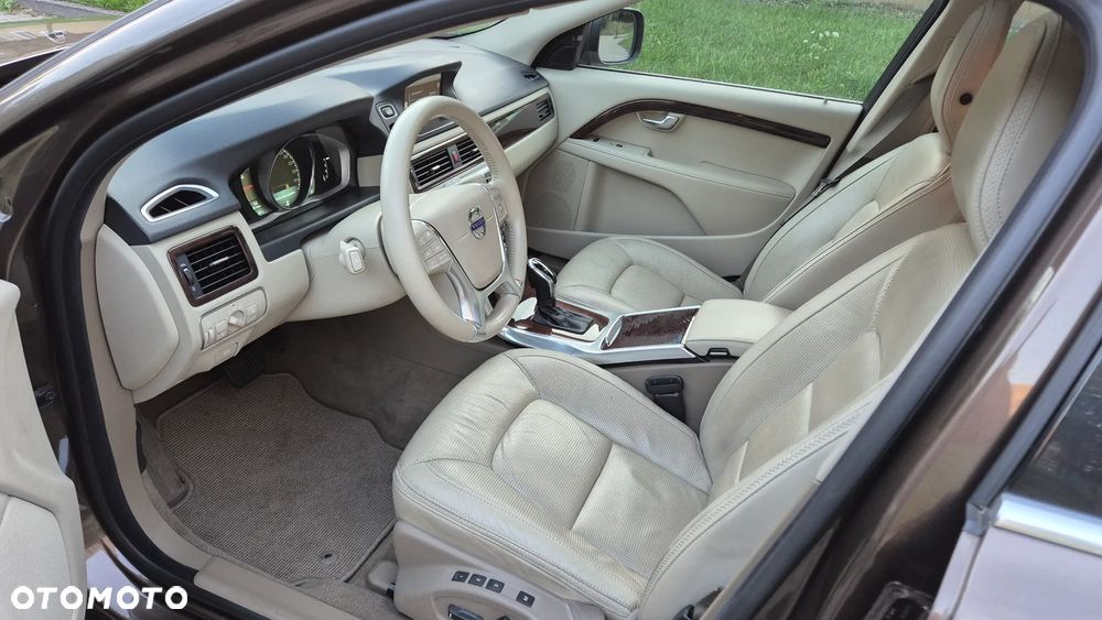 Volvo XC 70 D4 AWD Summum EU6 - 19