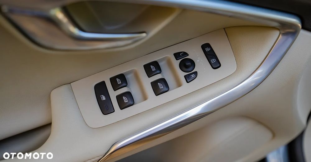 Volvo V40 T4 Powershift Summum - 40