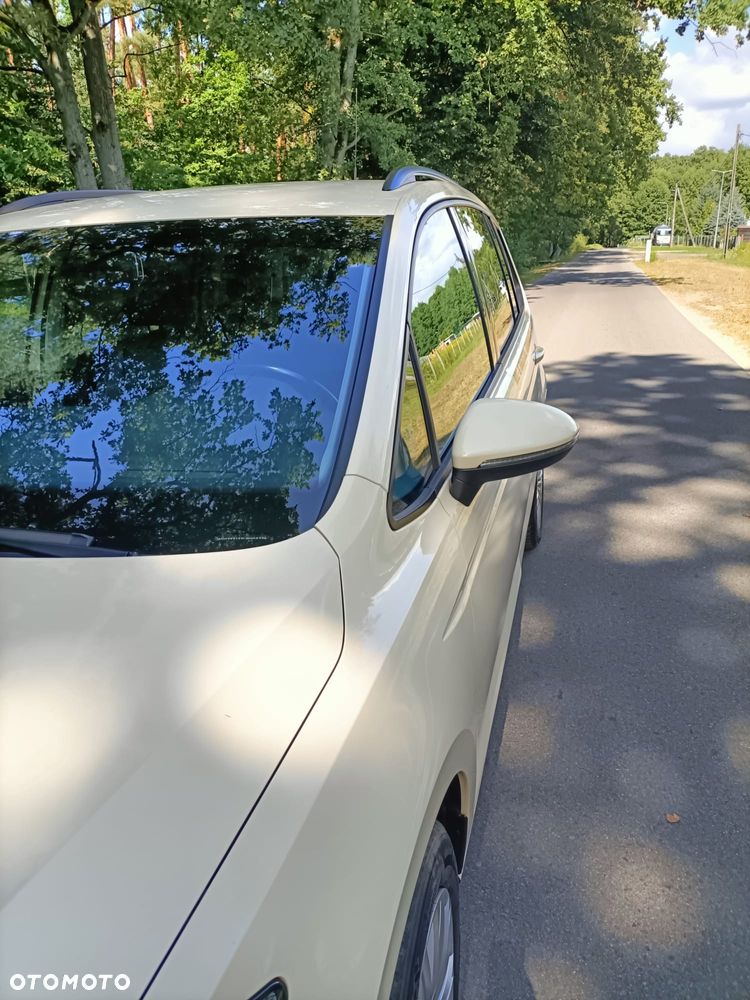 Volkswagen Touran - 14