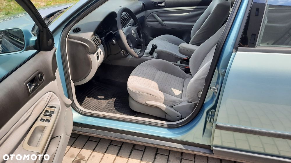 Volkswagen Passat - 5