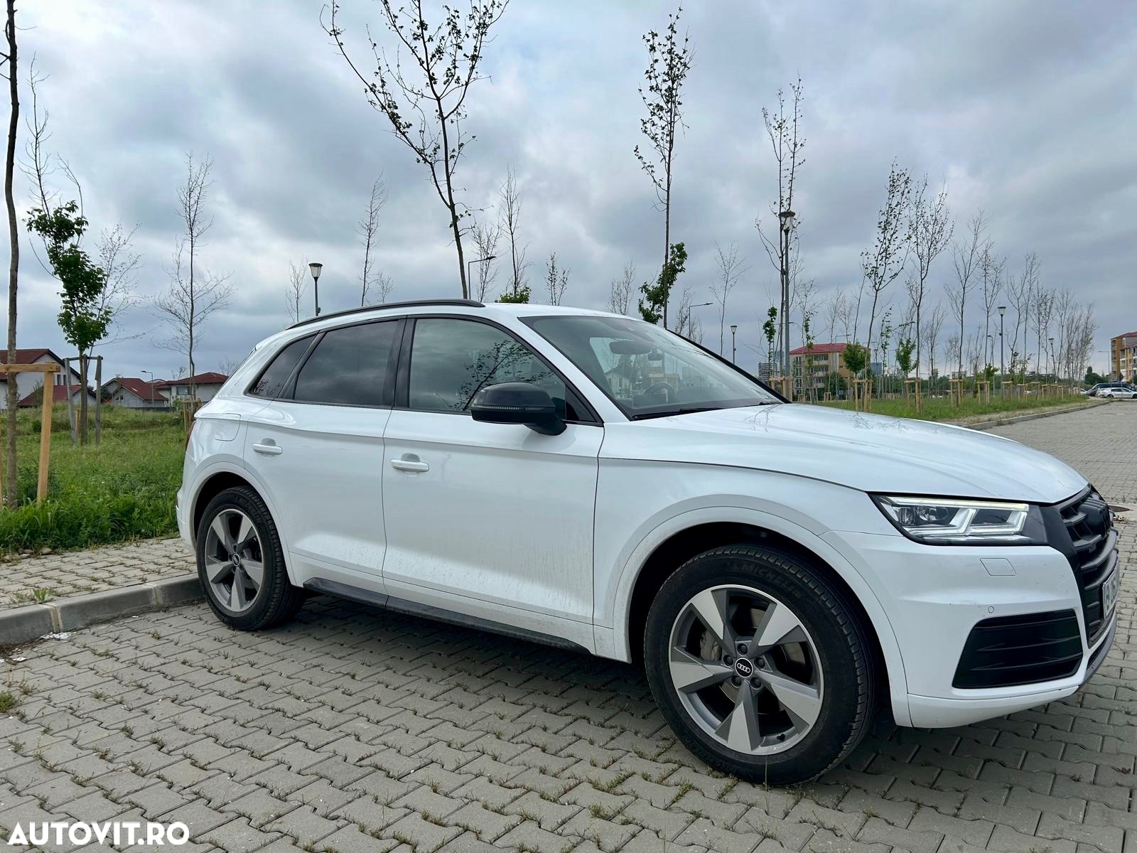 Audi Q5 2.0 40 TDI quattro S tronic Design - 3