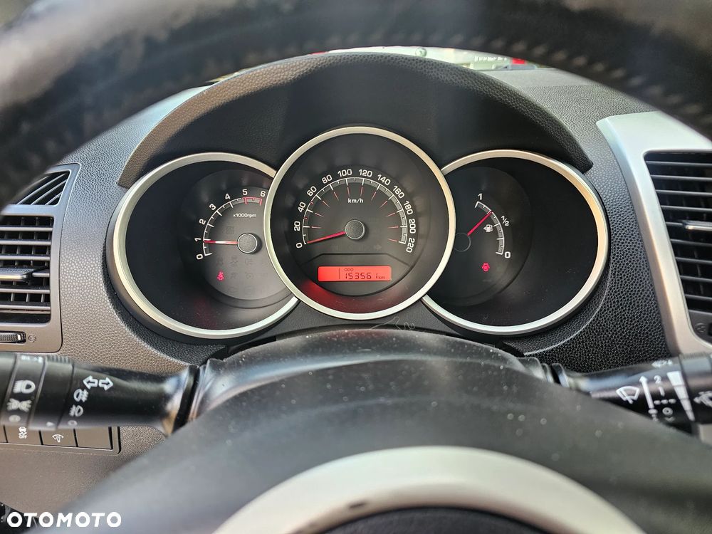 Kia Venga 1.4 CRDi M - 2