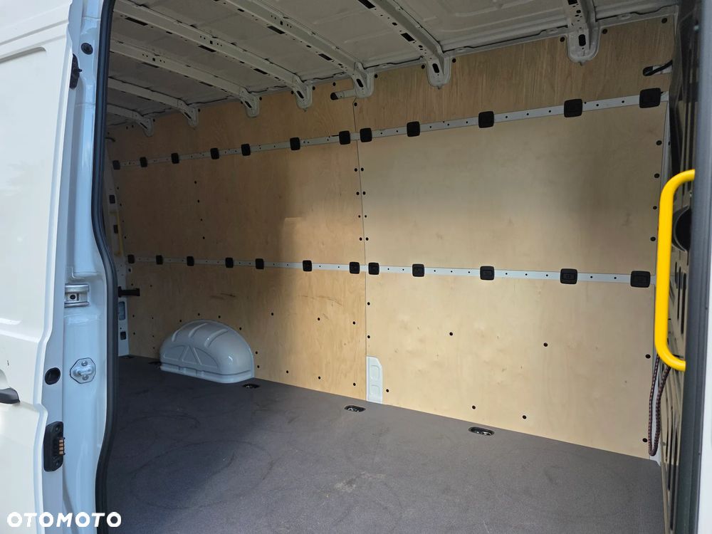 Volkswagen CRAFTER - 8