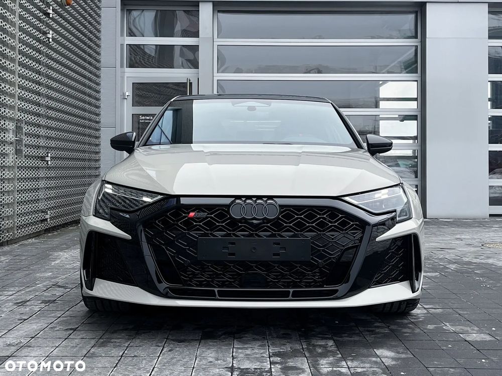 Audi RS3 Limousine - 4
