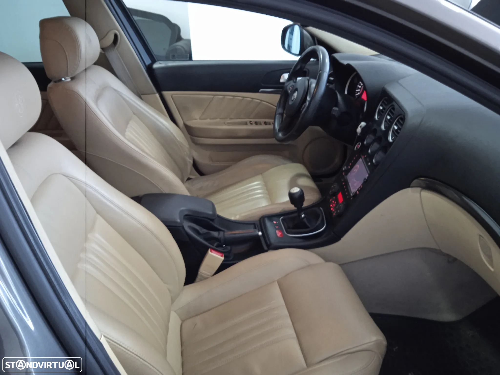 Alfa Romeo 159 Sportwagon 2.0 JTDm Distinctive - 16