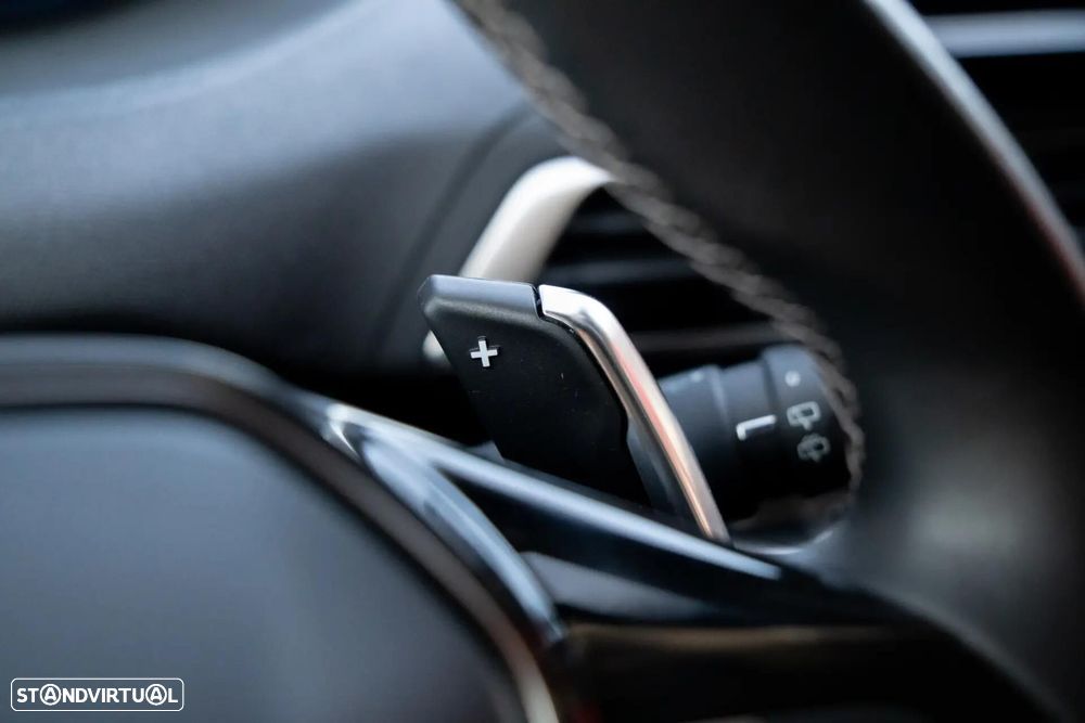 Peugeot 3008 1.6 Hybrid4 Allure Pack e-EAT8 - 18