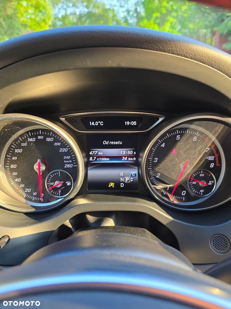 Mercedes-Benz CLA 180 7G-DCT AMG Line - 35