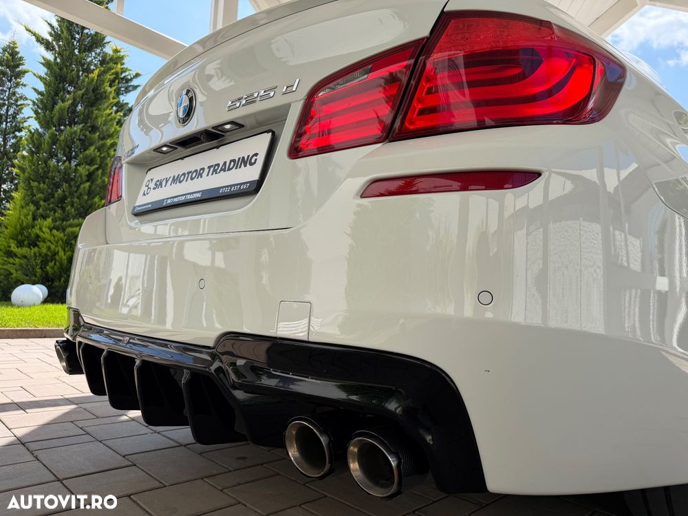 BMW Seria 5 525d xDrive AT - 30