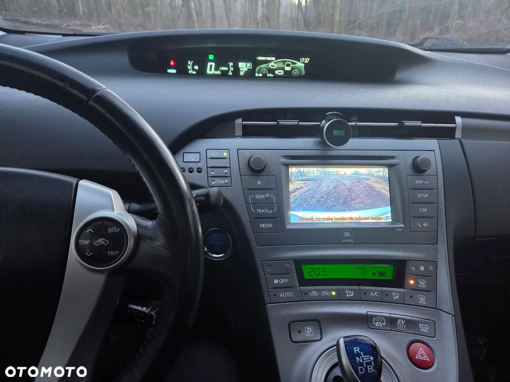 Toyota Prius 1.8 HSD Premium - 8