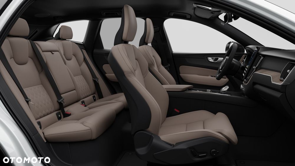 Volvo XC 60 B5 B AWD Plus Dark - 4