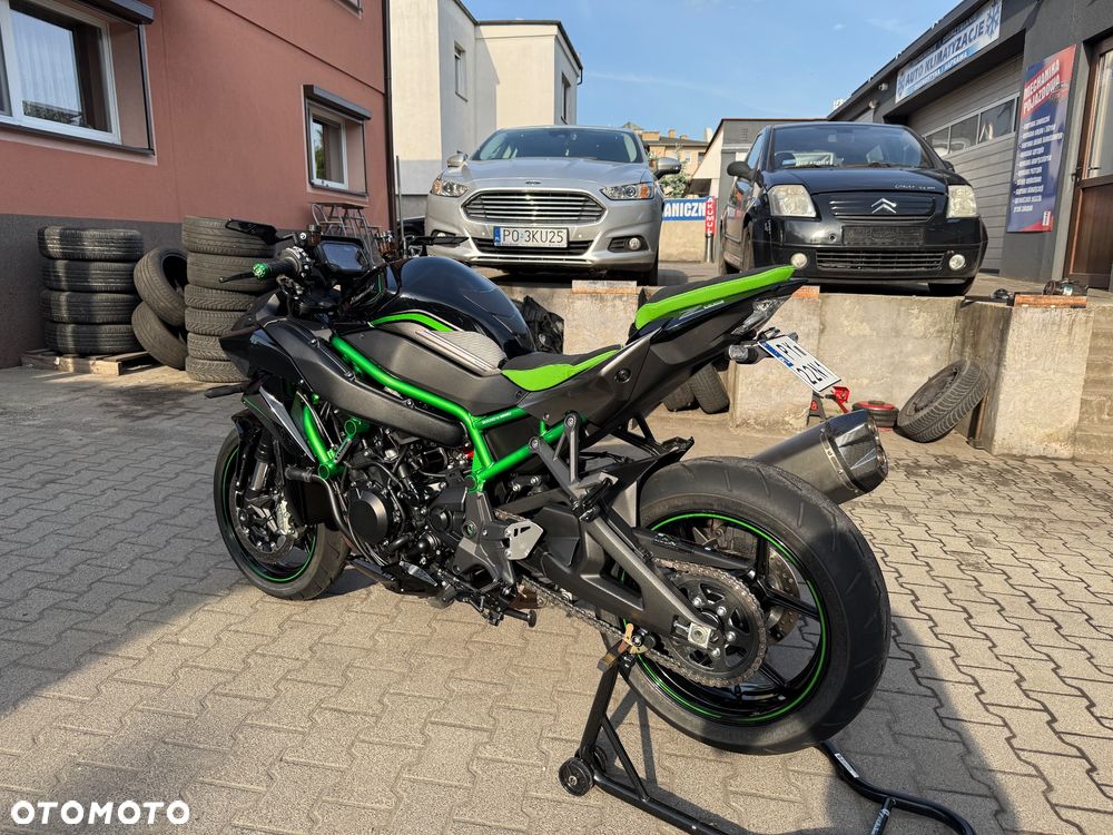 Kawasaki H2 - 2
