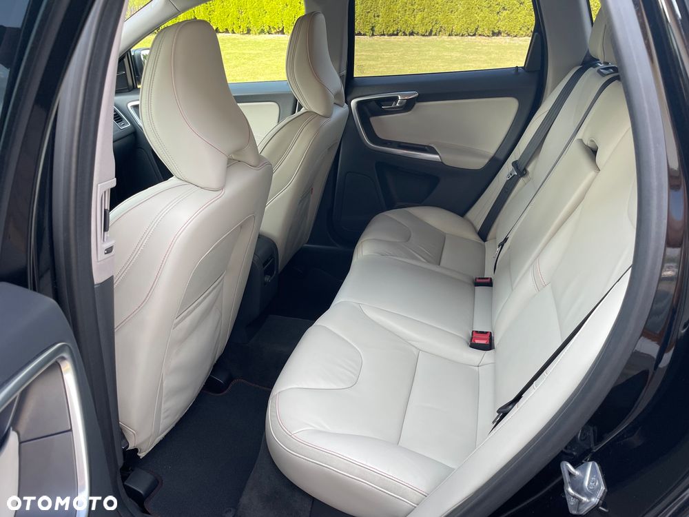 Volvo XC 60 D3 Drive-E Ocean Race - 8