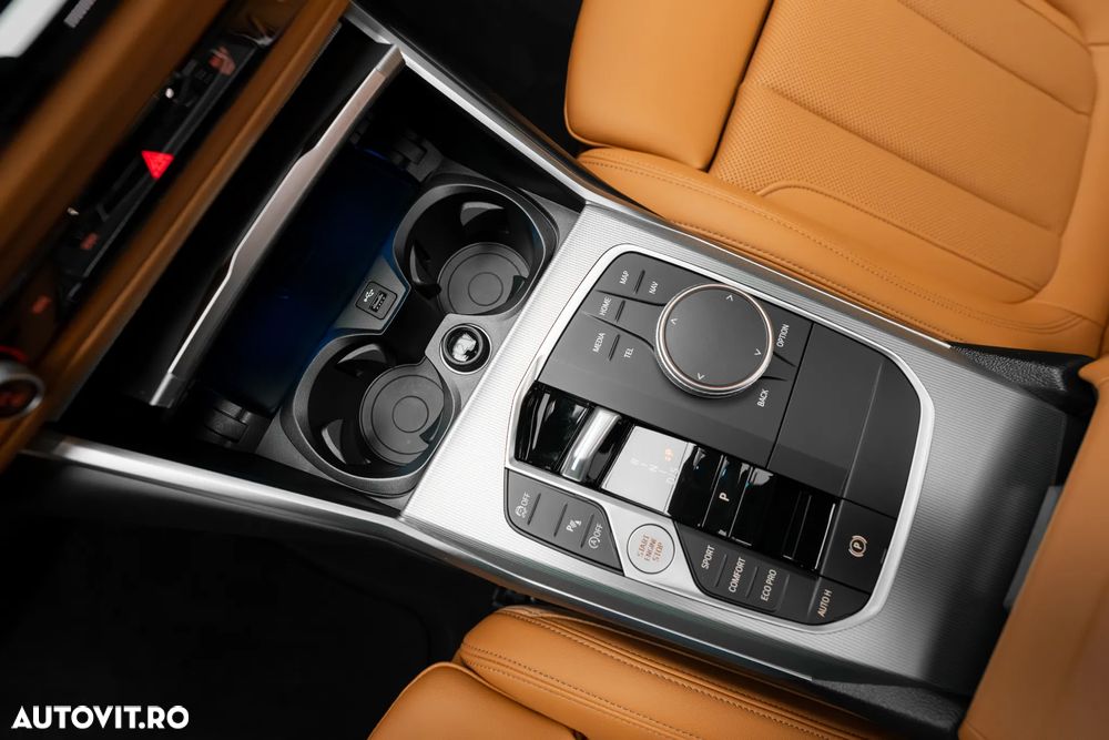 BMW Seria 3 330i xDrive Aut. - 12