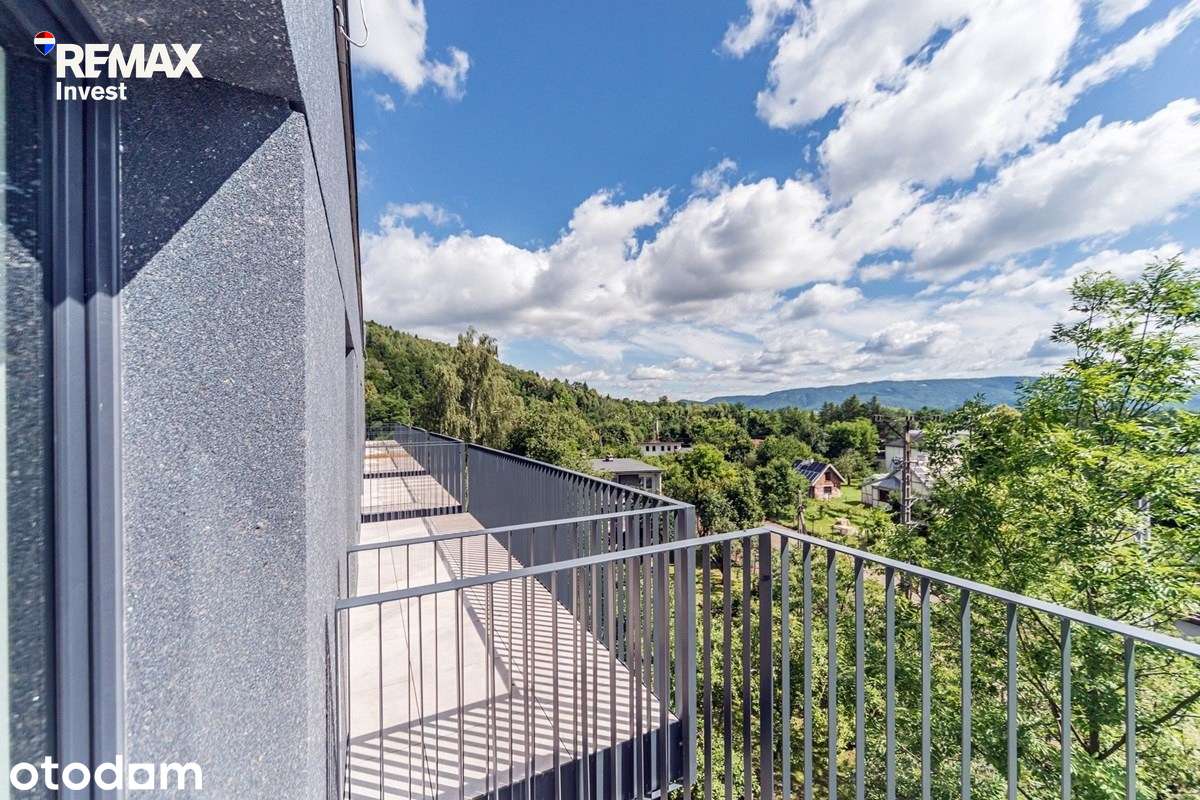 Duże mieszkanie z antresolą i balkonem