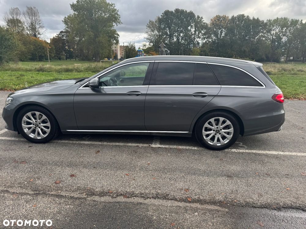 Mercedes-Benz Klasa E 200 d T 9G-TRONIC Exclusive - 3