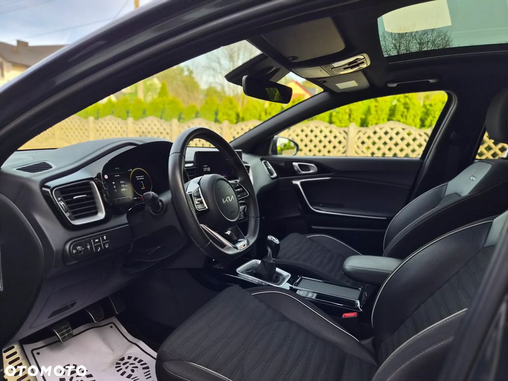 Kia XCeed - 16