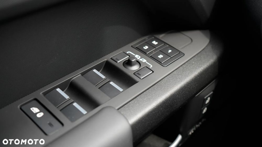 Land Rover Defender 3.0 D350 mHEV X - 29