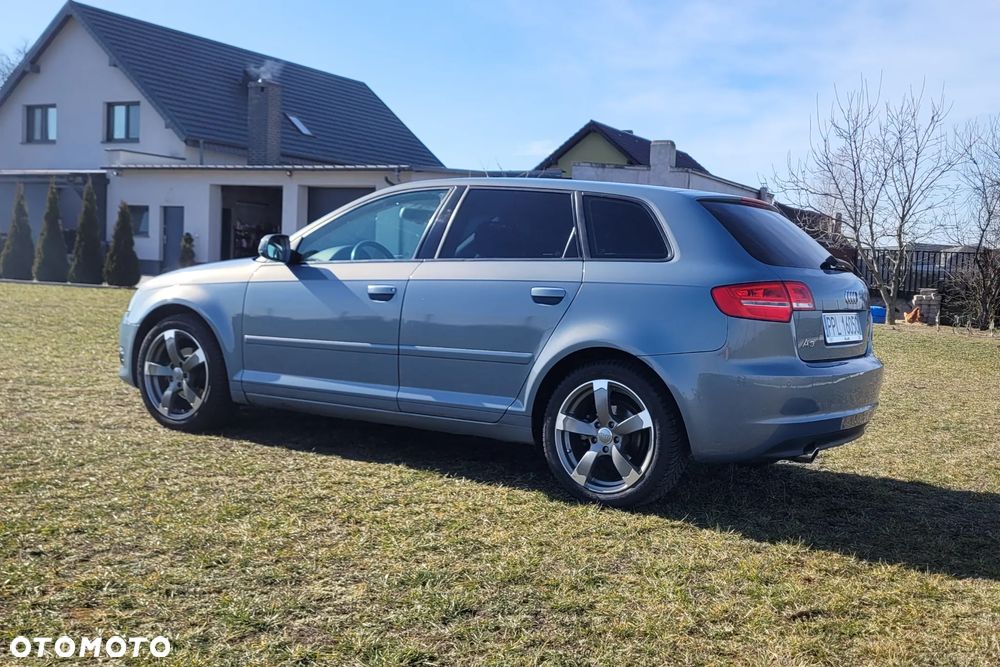 Audi A3 Sportback 1.6 TDI DPF Ambition S tronic - 6