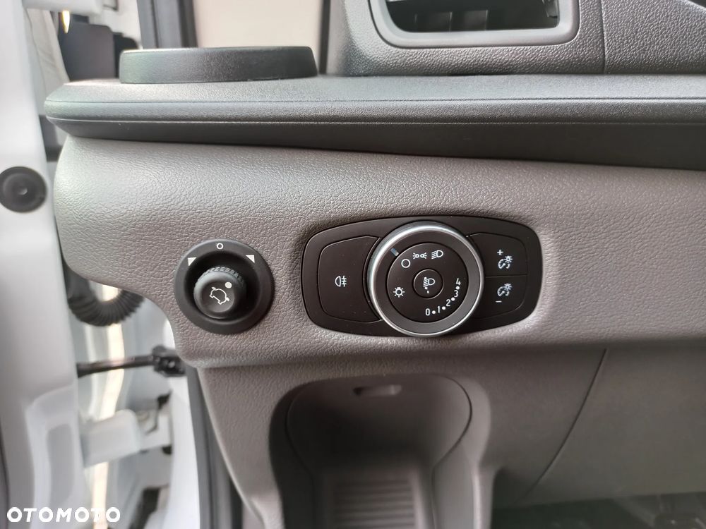 Ford TRANSIT - 11