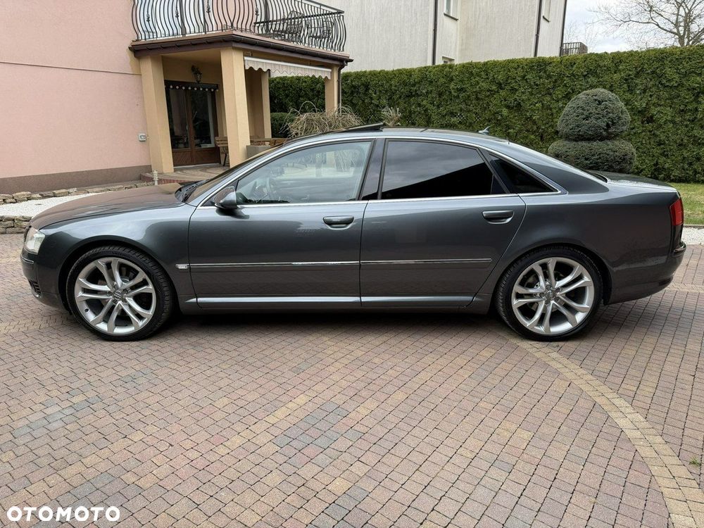 Audi A8 - 7
