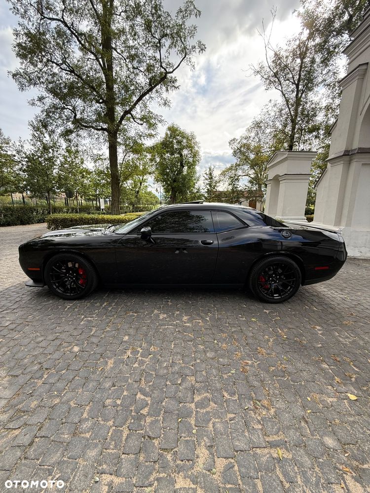 Dodge Challenger - 14