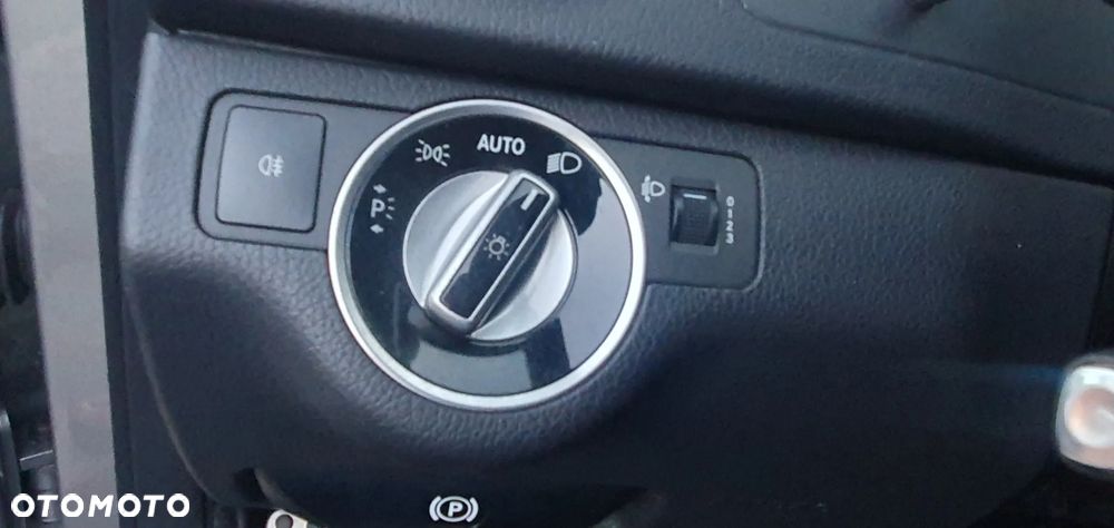 Mercedes-Benz Klasa C 180 Kompressor Automatik BlueEFFICIENCY Avantgarde - 26