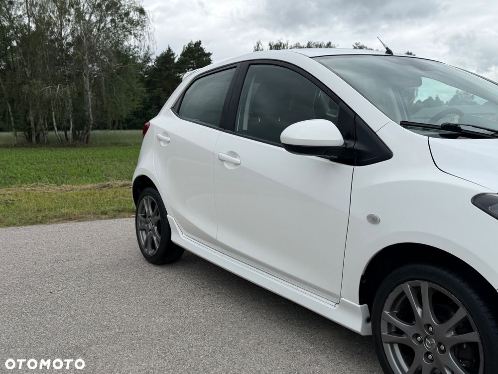 Mazda 2 - 15