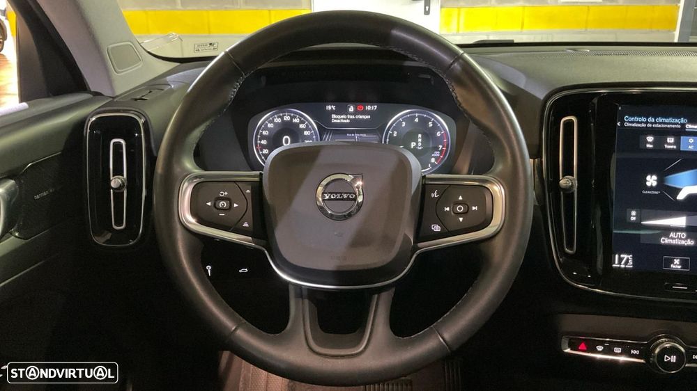 Volvo XC 40 1.5 T3 Momentum Plus Geartronic - 17