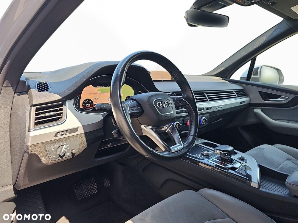Audi Q7 - 11