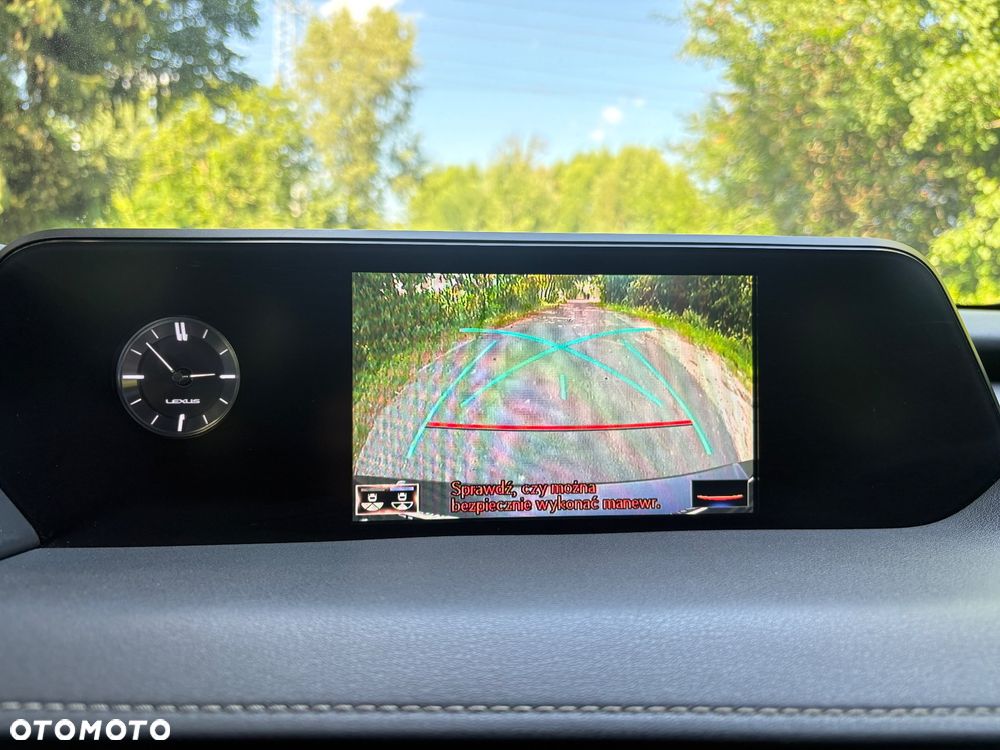 Lexus UX - 28