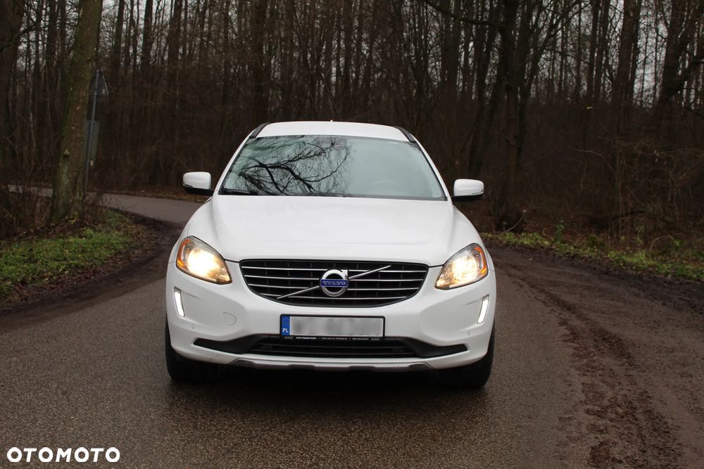 Volvo XC 60 T5 AWD Drive-E Momentum - 2