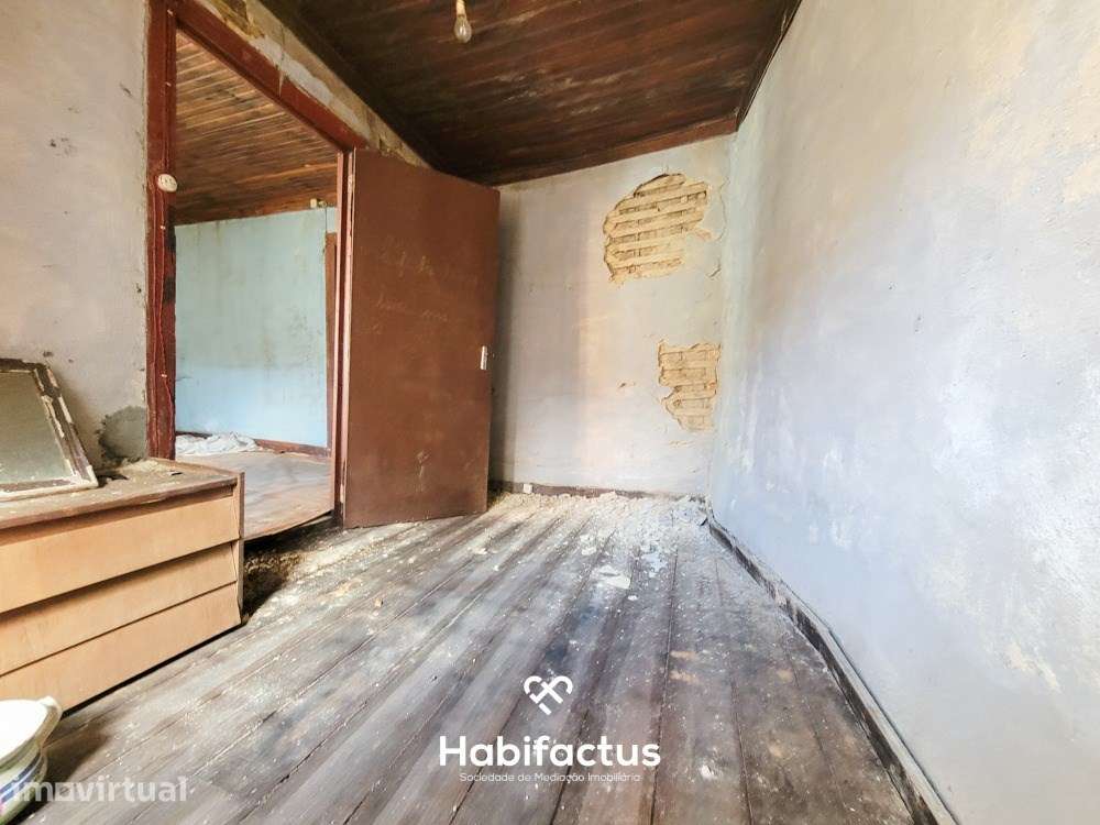 Moradia T3 para Reconstrução com Terreno em Alcafache - Mangualde - Grande imagem: 2/14